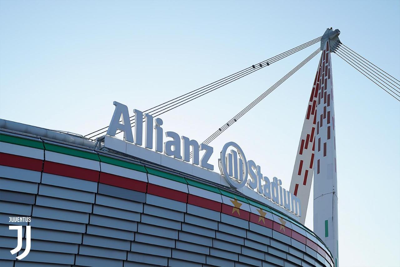 Tra Stadio E Storia - Fronte Allianz Stadium Juventus ヴェナリア・レアーレ エクステリア 写真